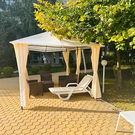Cozy Mood Two-bed Flat In Sunny Apartment *