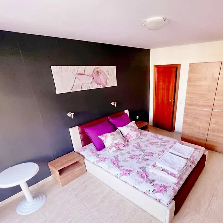 Cozy Mood Two-bed Flat In Sunny Słoneczny Brzeg